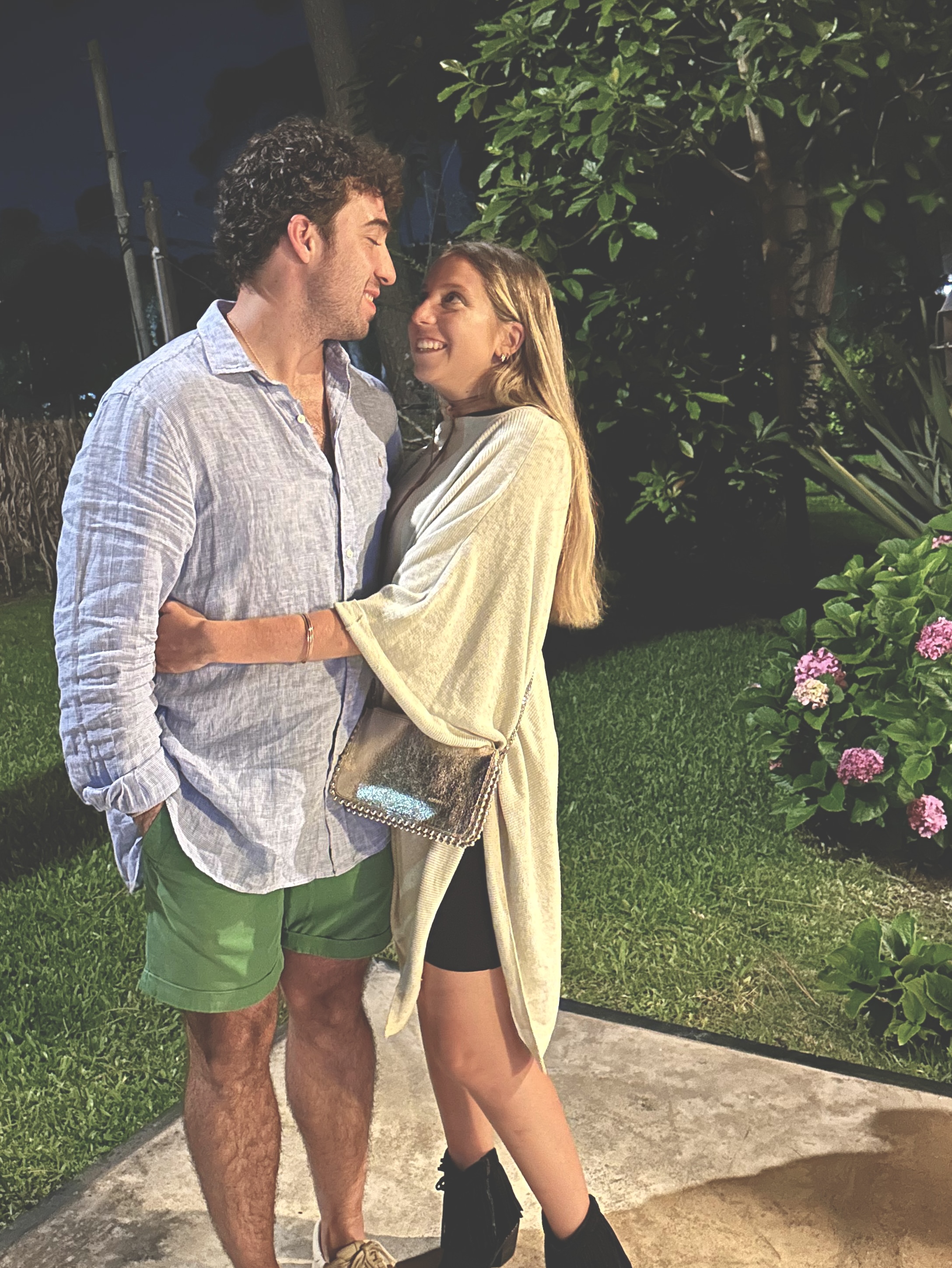 Pau y Arturo en la playa